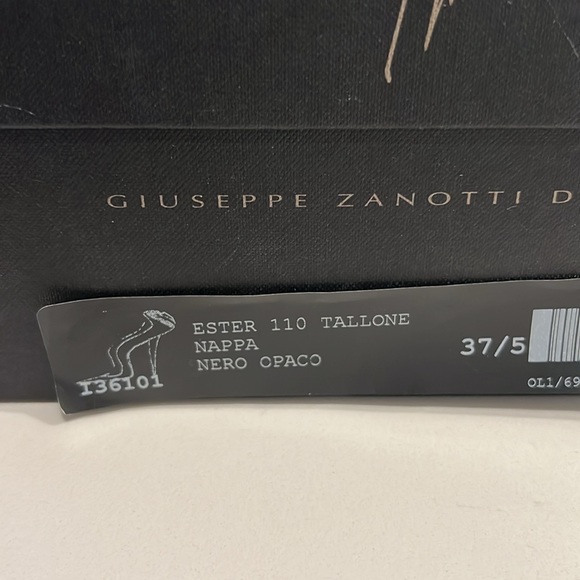 Giuseppe Zanotti
Horn Zip-Back Pump, Black - Picture 7 of 9